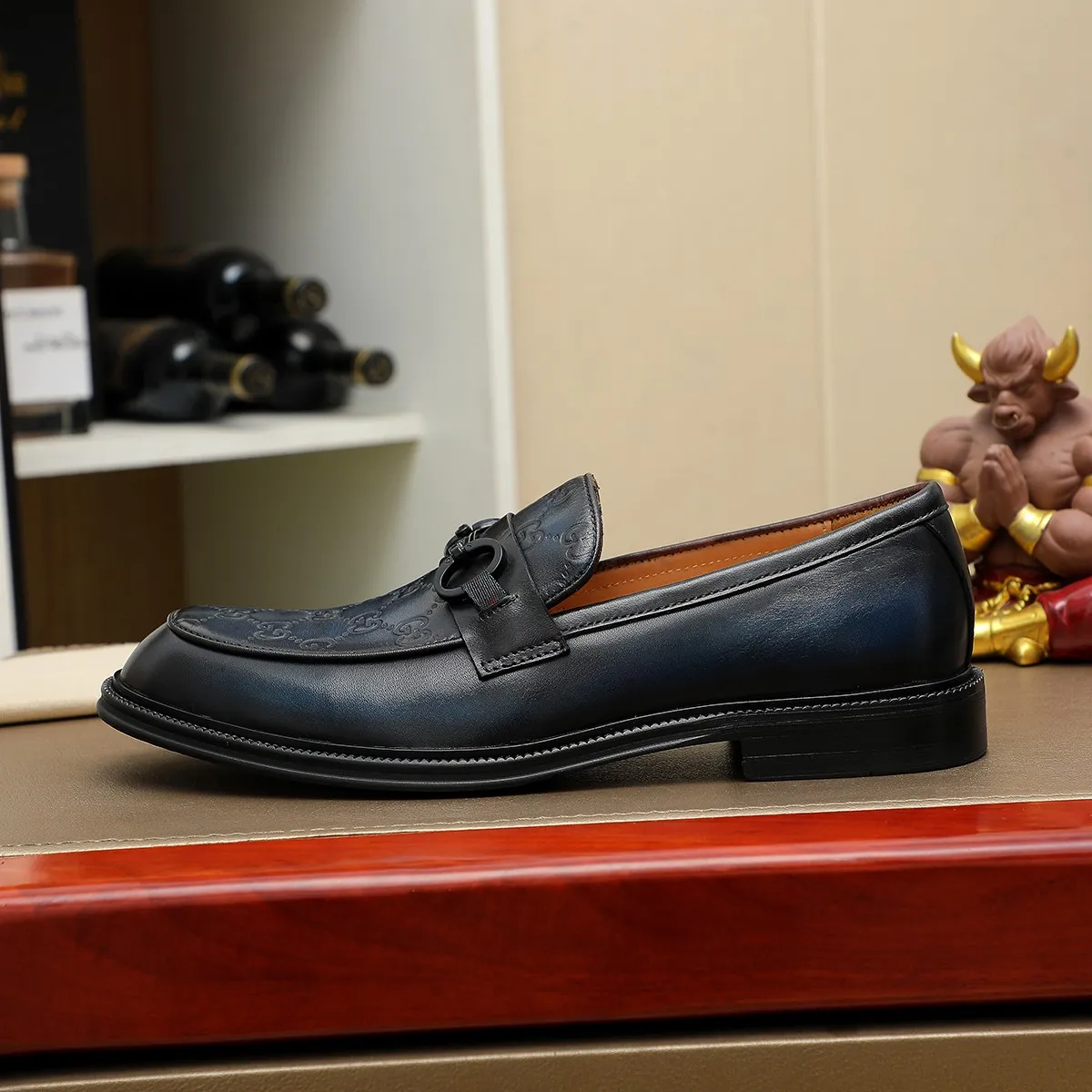 Men's shoes 💰460 💰💰Gucci official website men's business formal leather shoes update💥Hong Kong counters synchronize new styles💥completely one to one replica shipment👍zero difference in counter quality 0⃣️all made of imported first-layer cowhide on the outside with original hardware buckles➕water-dyed🐂leather lining production, color, code matching 39-44 (customized at 38.45.46)……